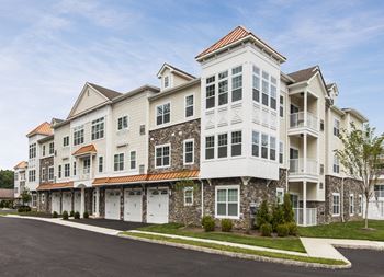 Building at Hillside Club Apartments, Livingston, New Jersey
